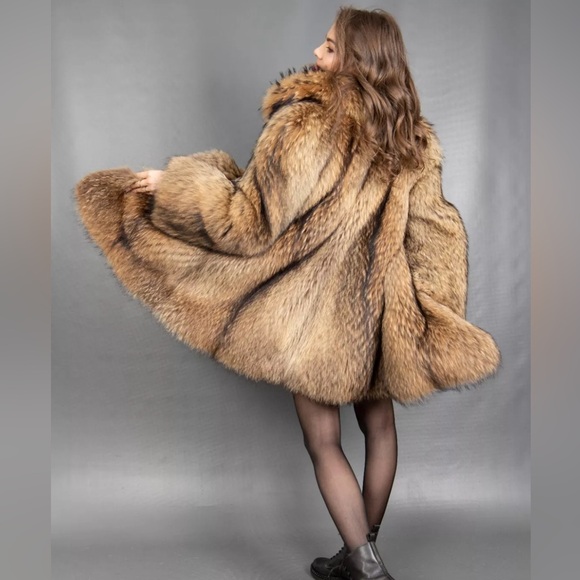 Real Finn Raccoon Luxury Fur Coat Size M - Picture 15 of 17
